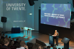 Eröffnung des Max Planck-University of Twente Center for Complex Fluid Dynamics in den Niederlanden.